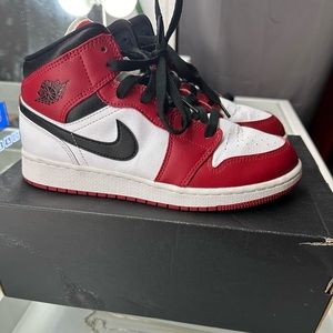 Jordan 1 mid